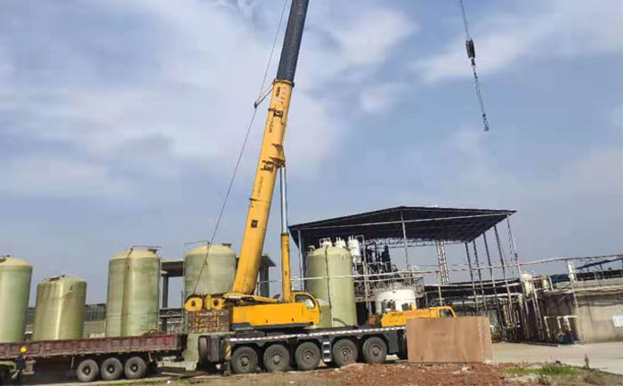 硫酸鈉三效蒸發器安裝現場 硫酸鈉三效蒸發器安裝現場